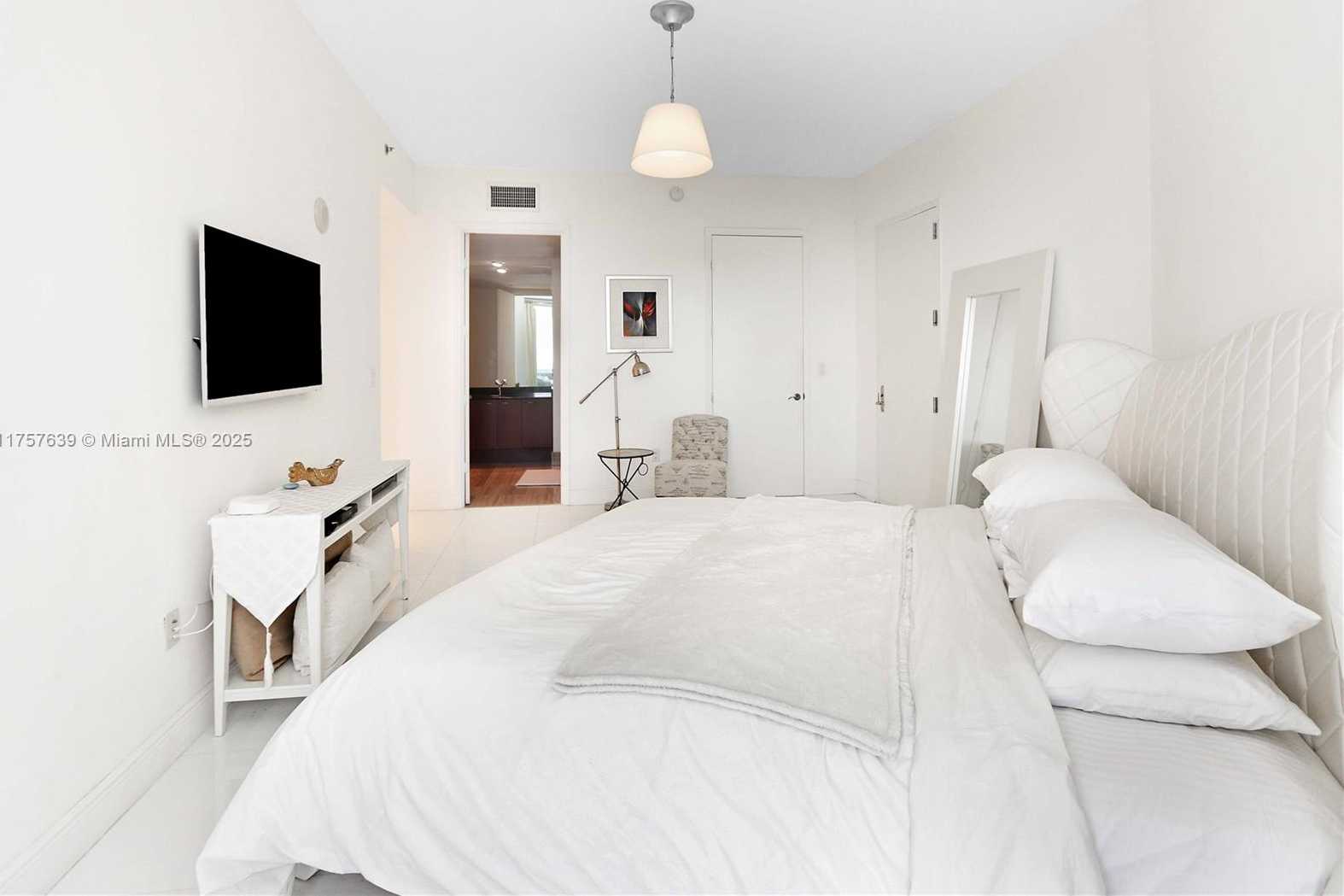 Small Image of 16001 COLLINS AVE #705, Sunny Isles Beach Number 23