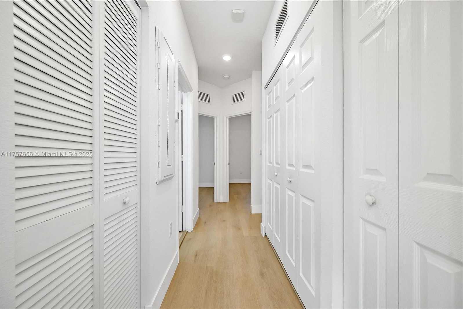 Small Image of 4671 SANTA CRUZ WAY #4671, Davie Number 19