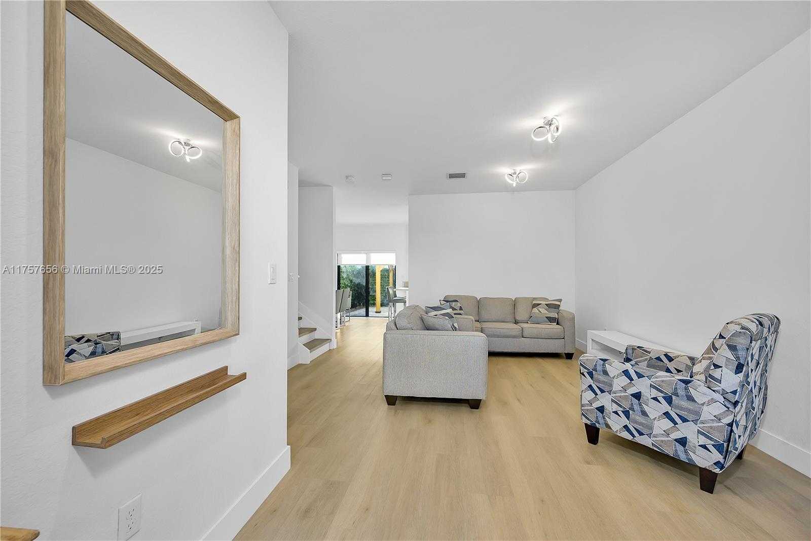 Small Image of 4671 SANTA CRUZ WAY #4671, Davie Number 3