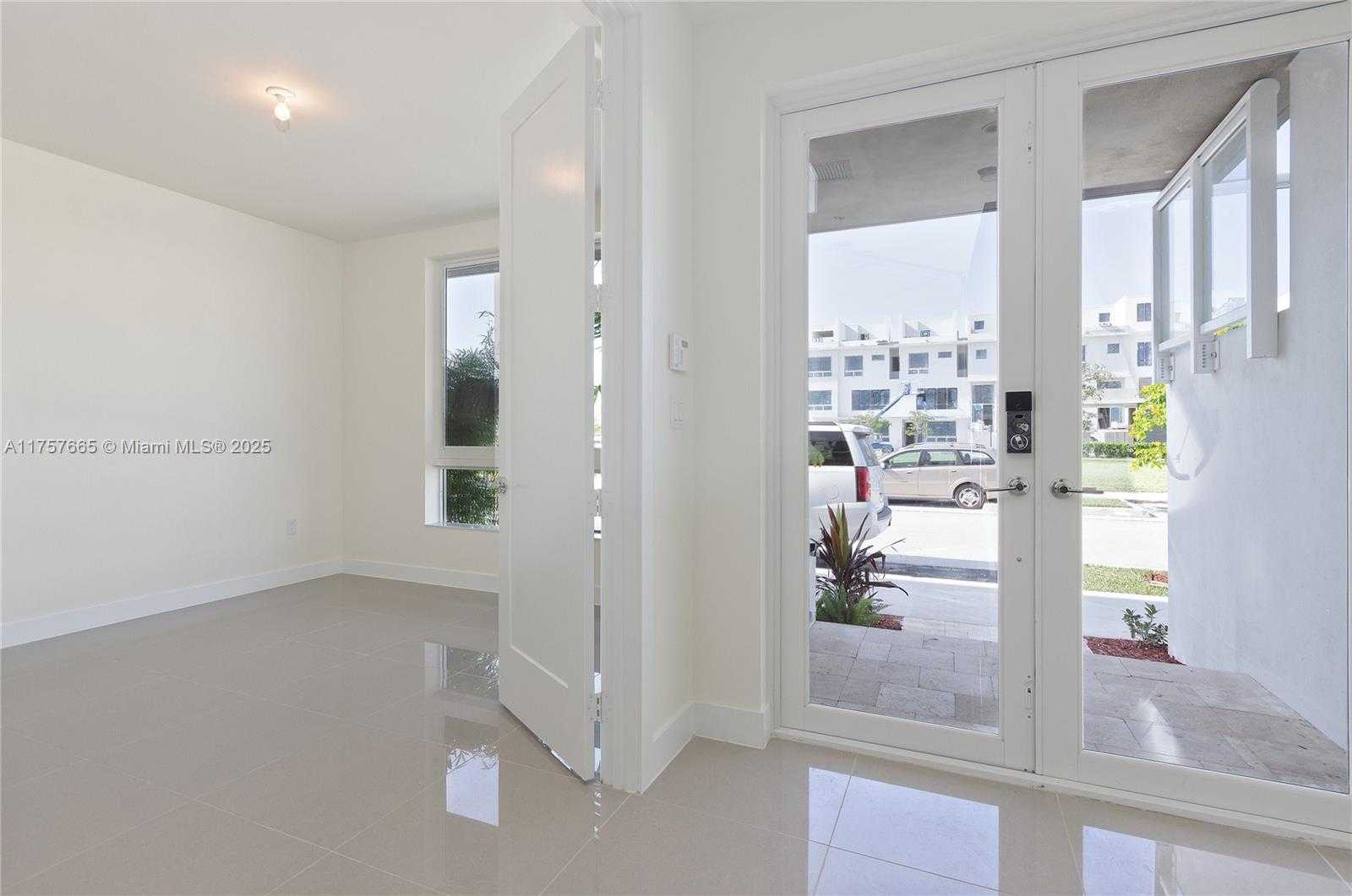 Small Image of Doral Number 2