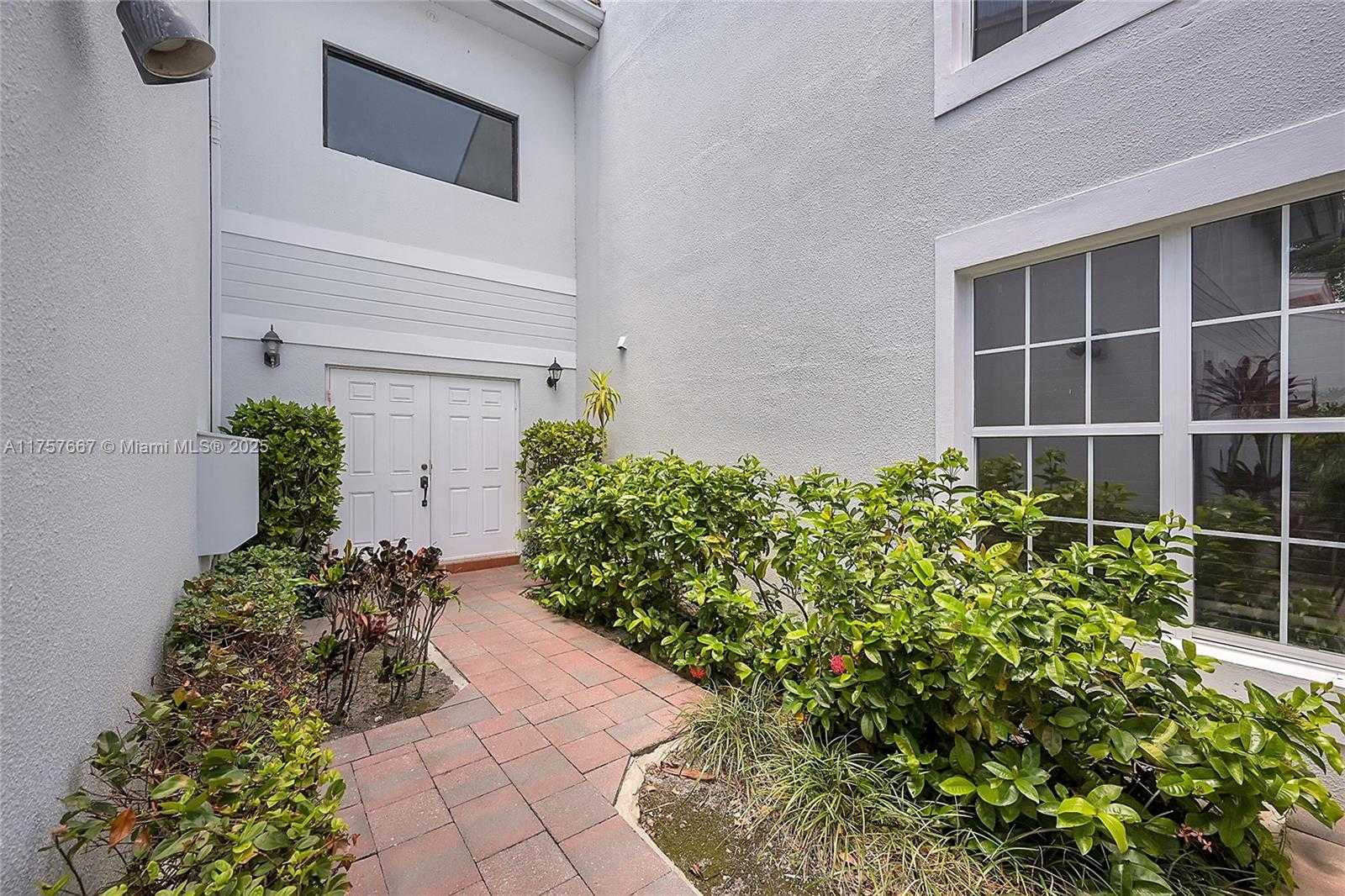 Small Image of 6237 OLD COURT RD #204, Boca Raton Number 2