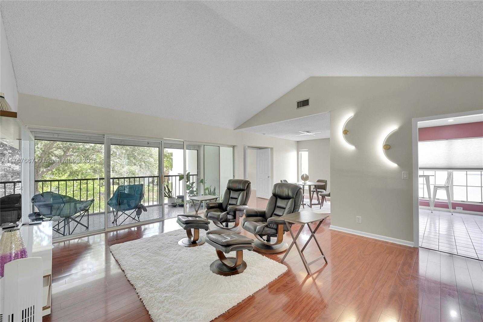 Small Image of 6237 OLD COURT RD #204, Boca Raton Number 4
