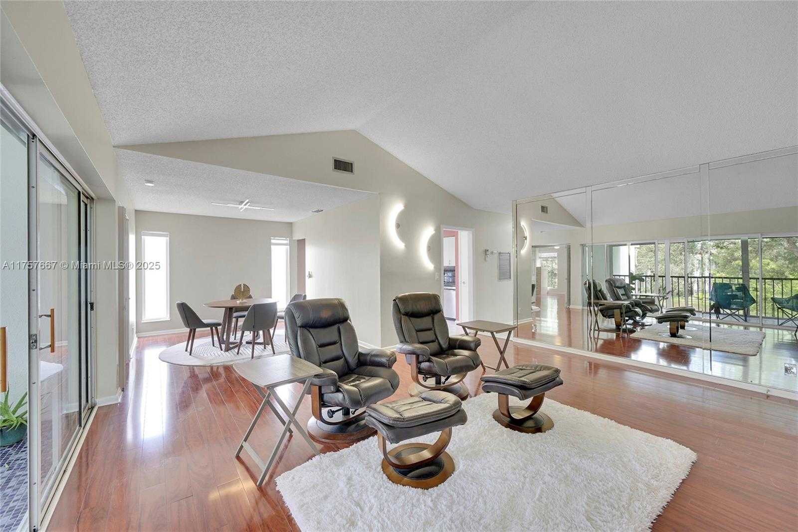 Small Image of 6237 OLD COURT RD #204, Boca Raton Number 5