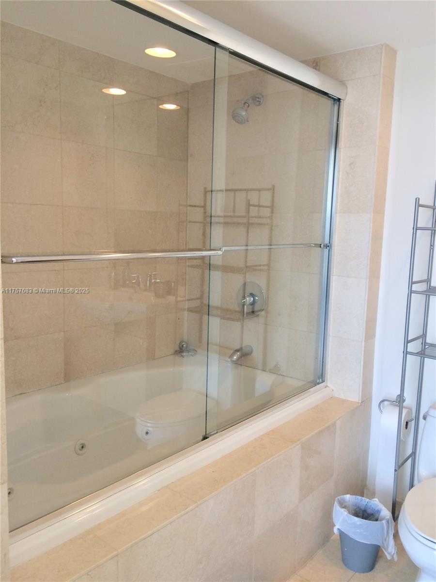 Small Image of 1830 SOUTH OCEAN DR #4407, Hallandale Beach Number 9