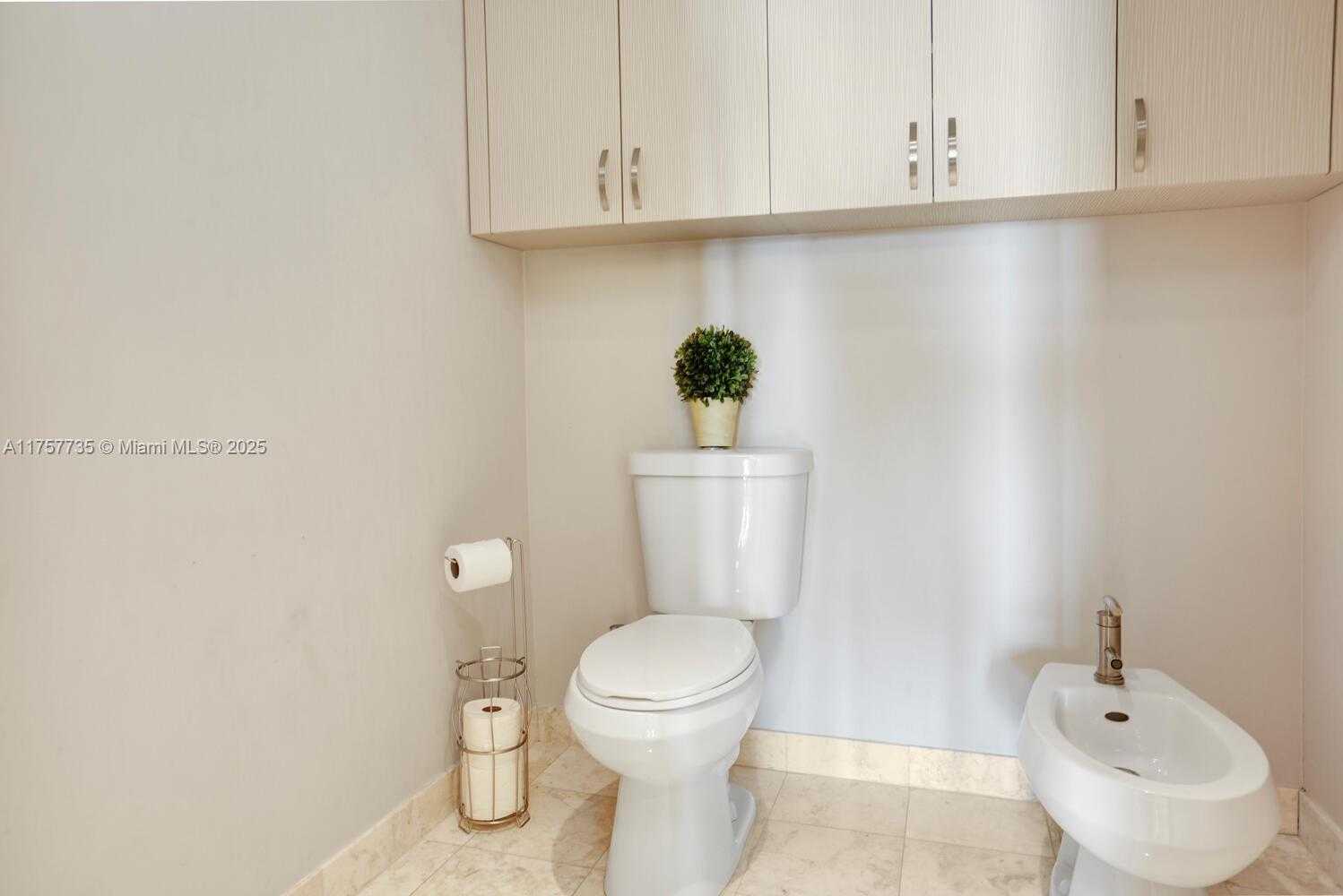 Small Image of 1331 BRICKELL BAY DR #1905, Miami Number 18