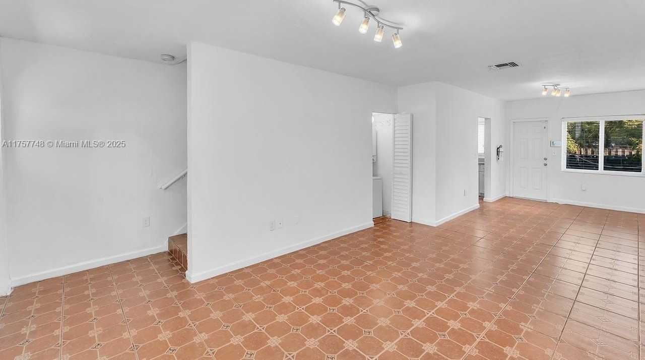 Small Image of 205 NORTH WEST 84TH ST #205, Miami Number 4