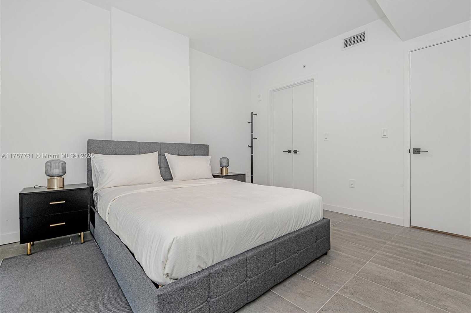Small Image of 227 NORTH EAST 2ND ST #1805, Miami Number 18