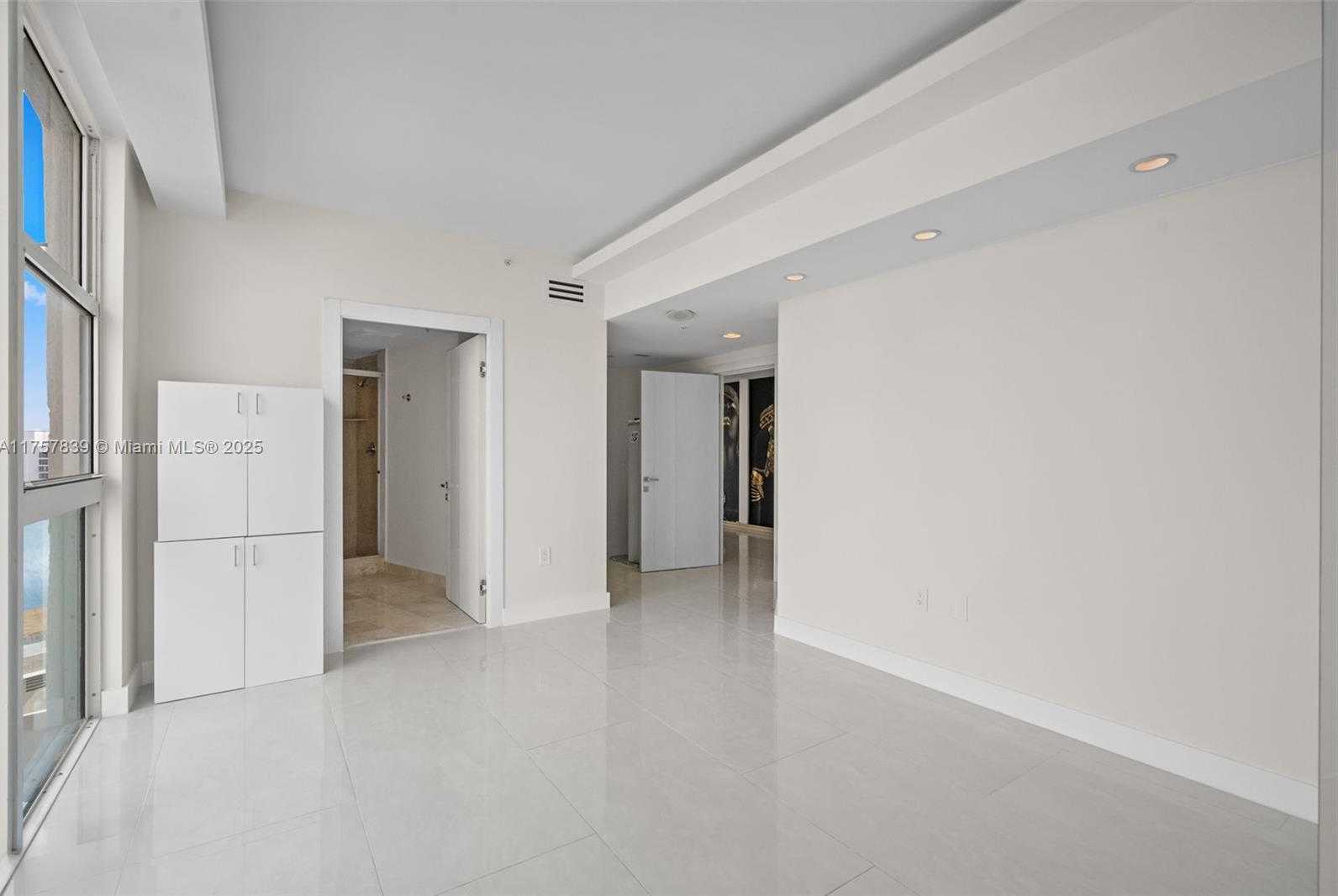 Small Image of 3370 HIDDEN BAY DR #3311, Aventura Number 29
