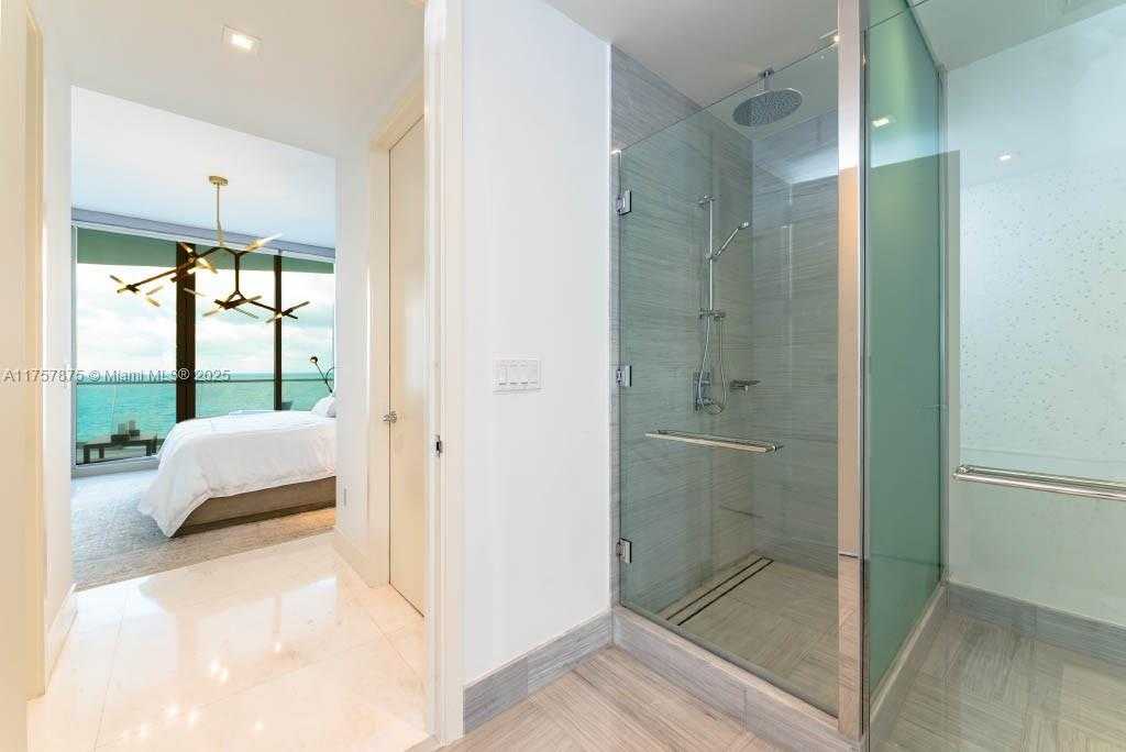 Small Image of 16901 COLLINS AVE #1404, Sunny Isles Beach Number 11
