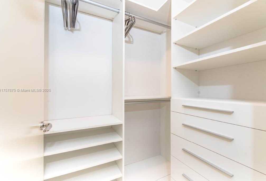 Small Image of 16901 COLLINS AVE #1404, Sunny Isles Beach Number 13