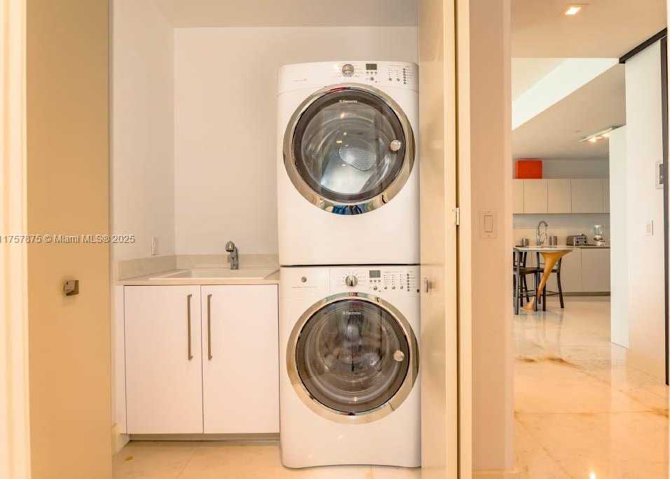 Small Image of 16901 COLLINS AVE #1404, Sunny Isles Beach Number 21