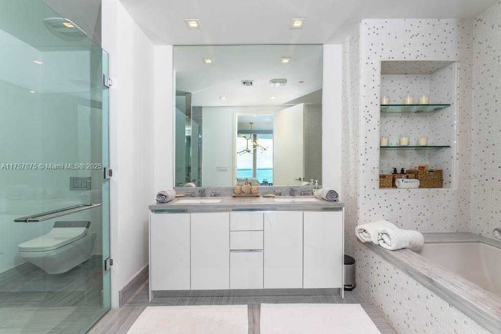 Small Image of 16901 COLLINS AVE #1404, Sunny Isles Beach Number 9