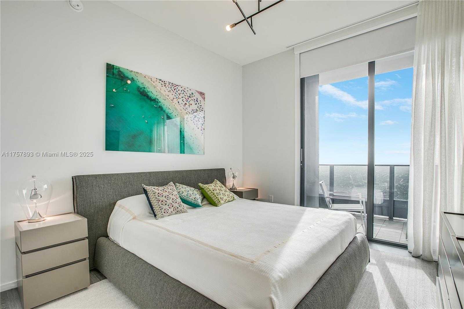 Small Image of 1000 BRICKELL PLZ #PH6002, Miami Number 22