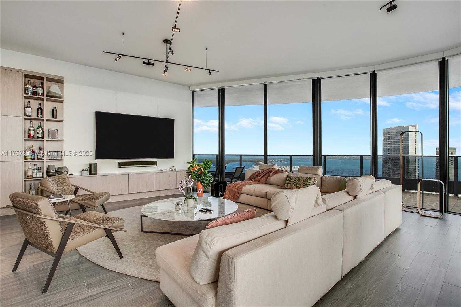 Small Image of 1000 BRICKELL PLZ #PH6002, Miami Number 8