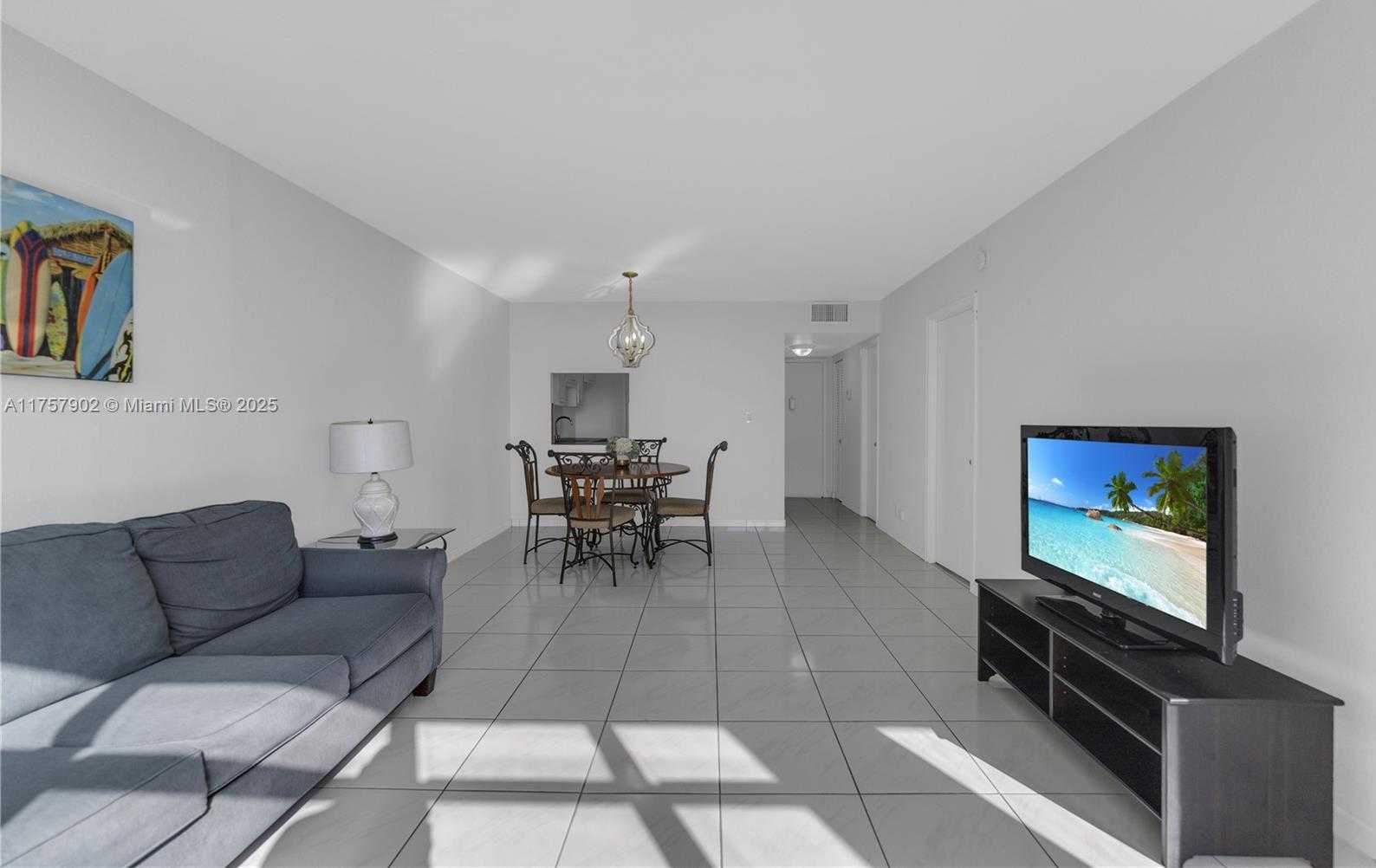 Small Image of 1817 SOUTH OCEAN DR #827, Hallandale Beach Number 11