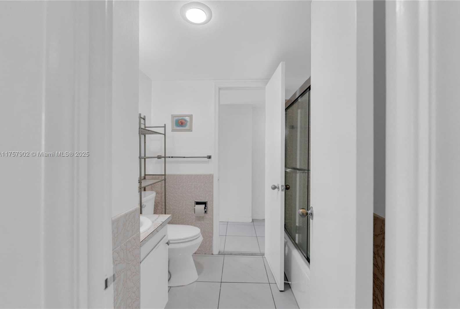 Small Image of 1817 SOUTH OCEAN DR #827, Hallandale Beach Number 16