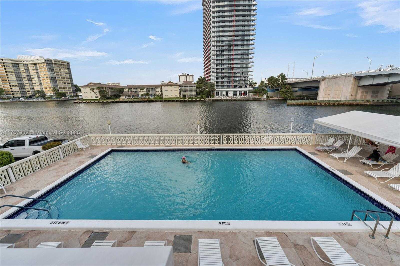 Small Image of 1817 SOUTH OCEAN DR #827, Hallandale Beach Number 21