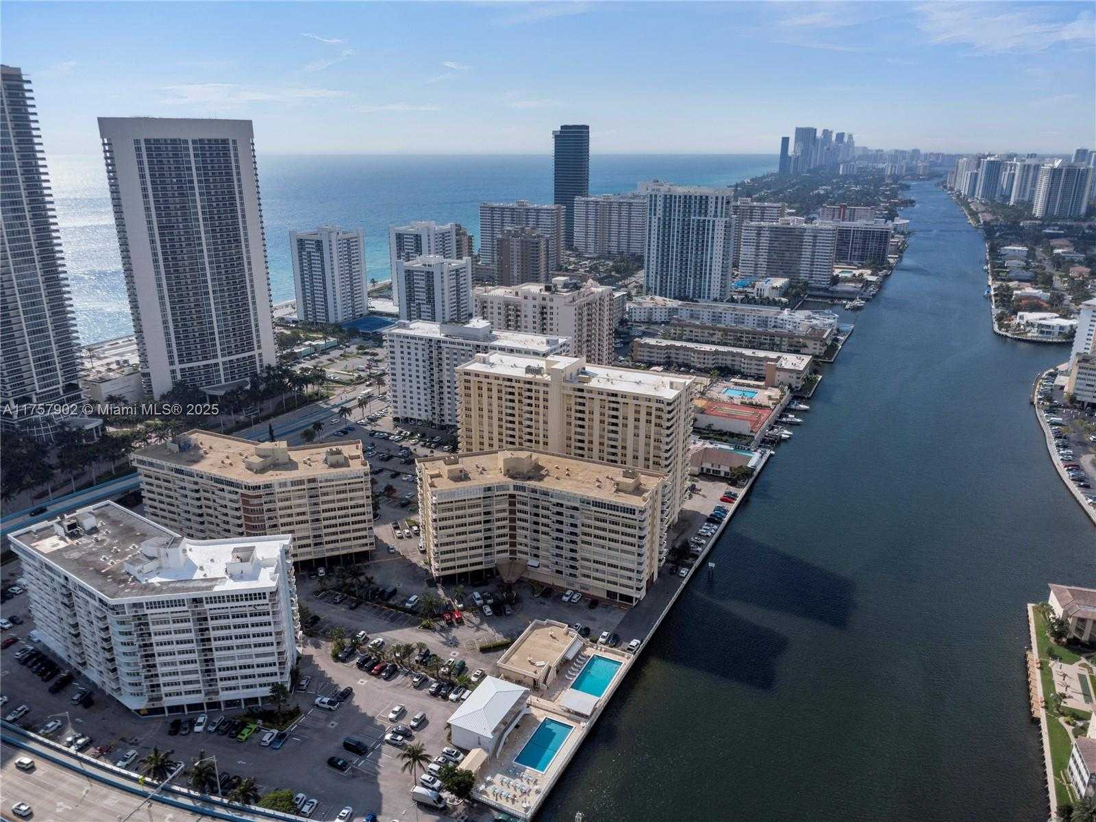 Small Image of 1817 SOUTH OCEAN DR #827, Hallandale Beach Number 25