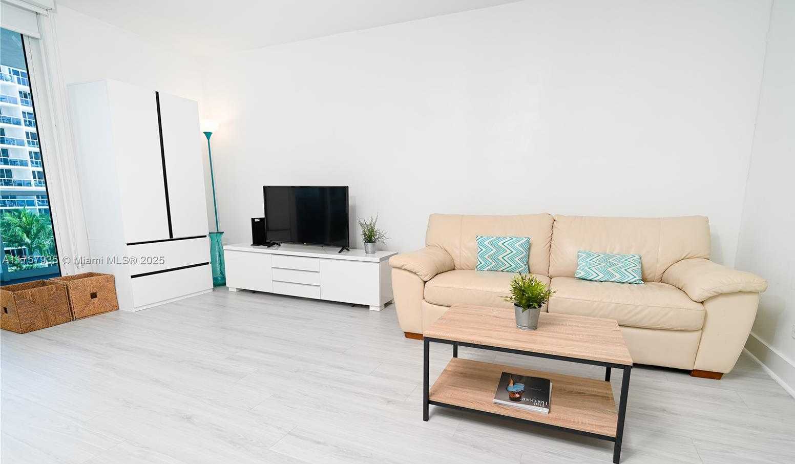 Small Image of 2301 COLLINS AVE #921, Miami Beach Number 11