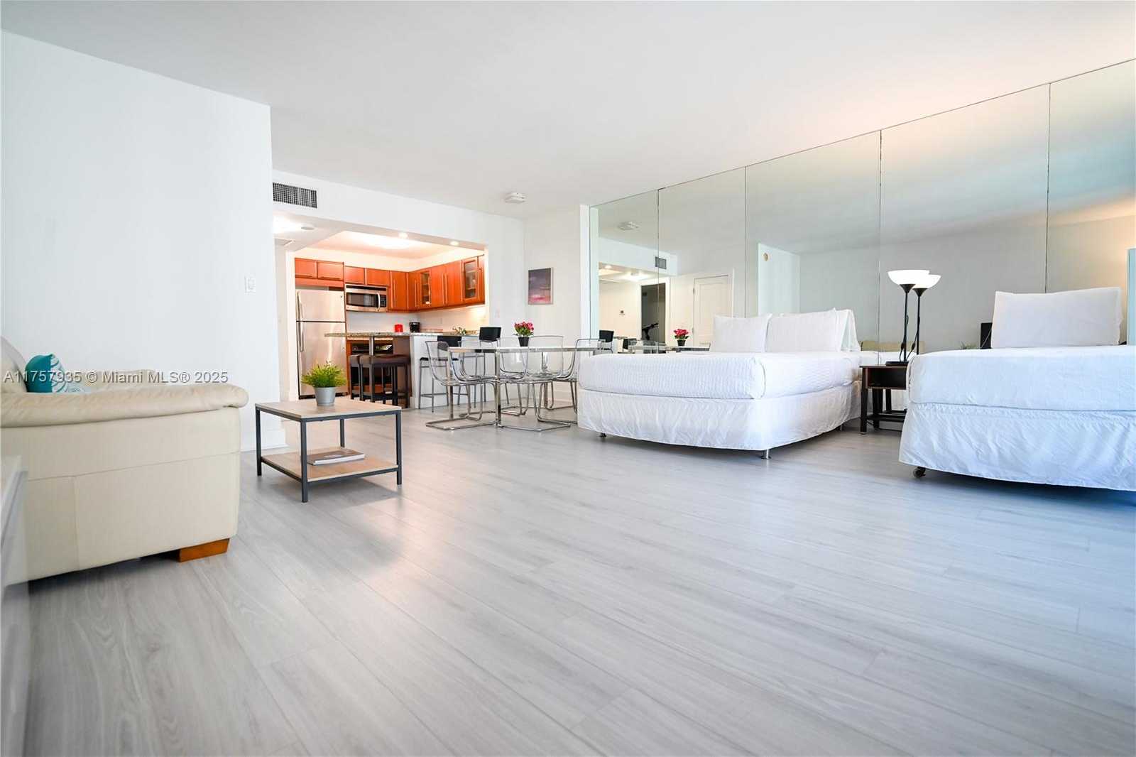 Small Image of 2301 COLLINS AVE #921, Miami Beach Number 12