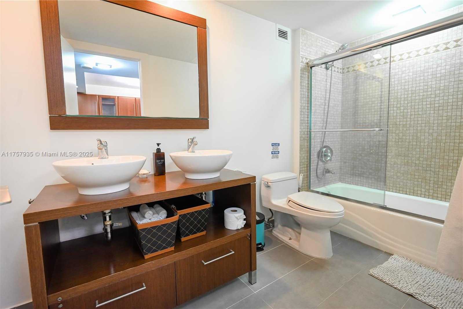 Small Image of 2301 COLLINS AVE #921, Miami Beach Number 17