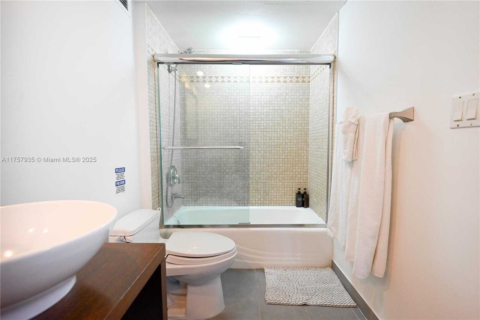 Small Image of 2301 COLLINS AVE #921, Miami Beach Number 18