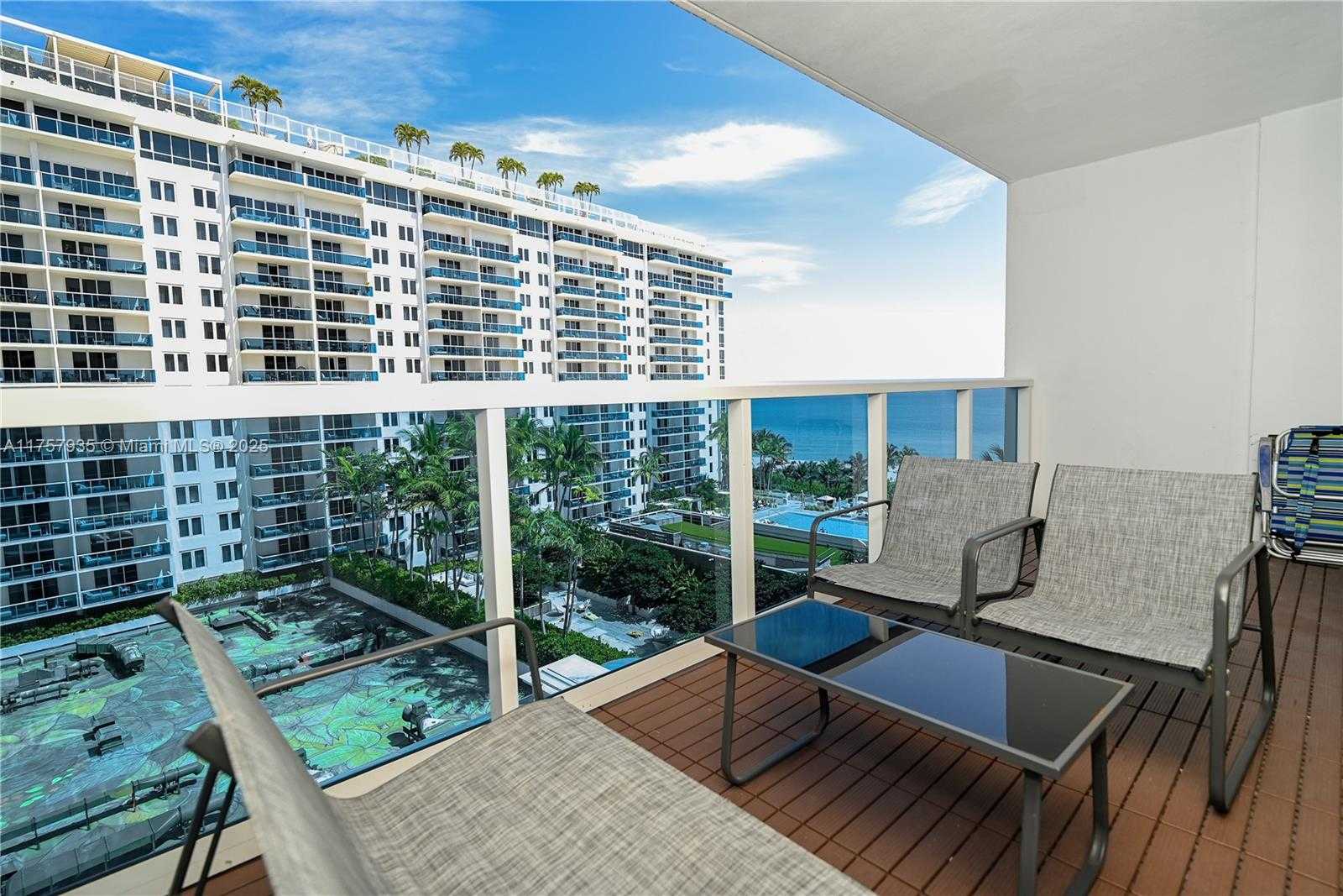 Small Image of 2301 COLLINS AVE #921, Miami Beach Number 3