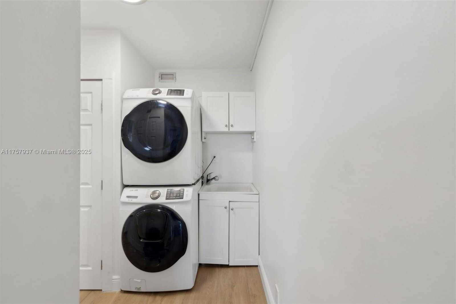 Small Image of 2150 SANS SOUCI BLVD #PH-D2, North Miami Number 15