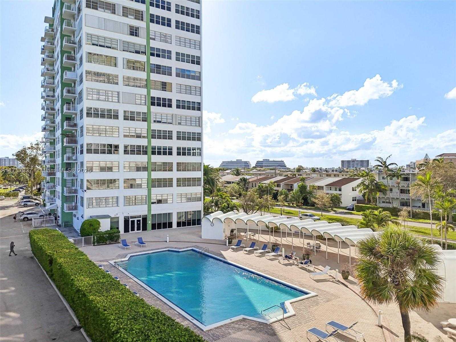 Small Image of 2150 SANS SOUCI BLVD #PH-D2, North Miami Number 16