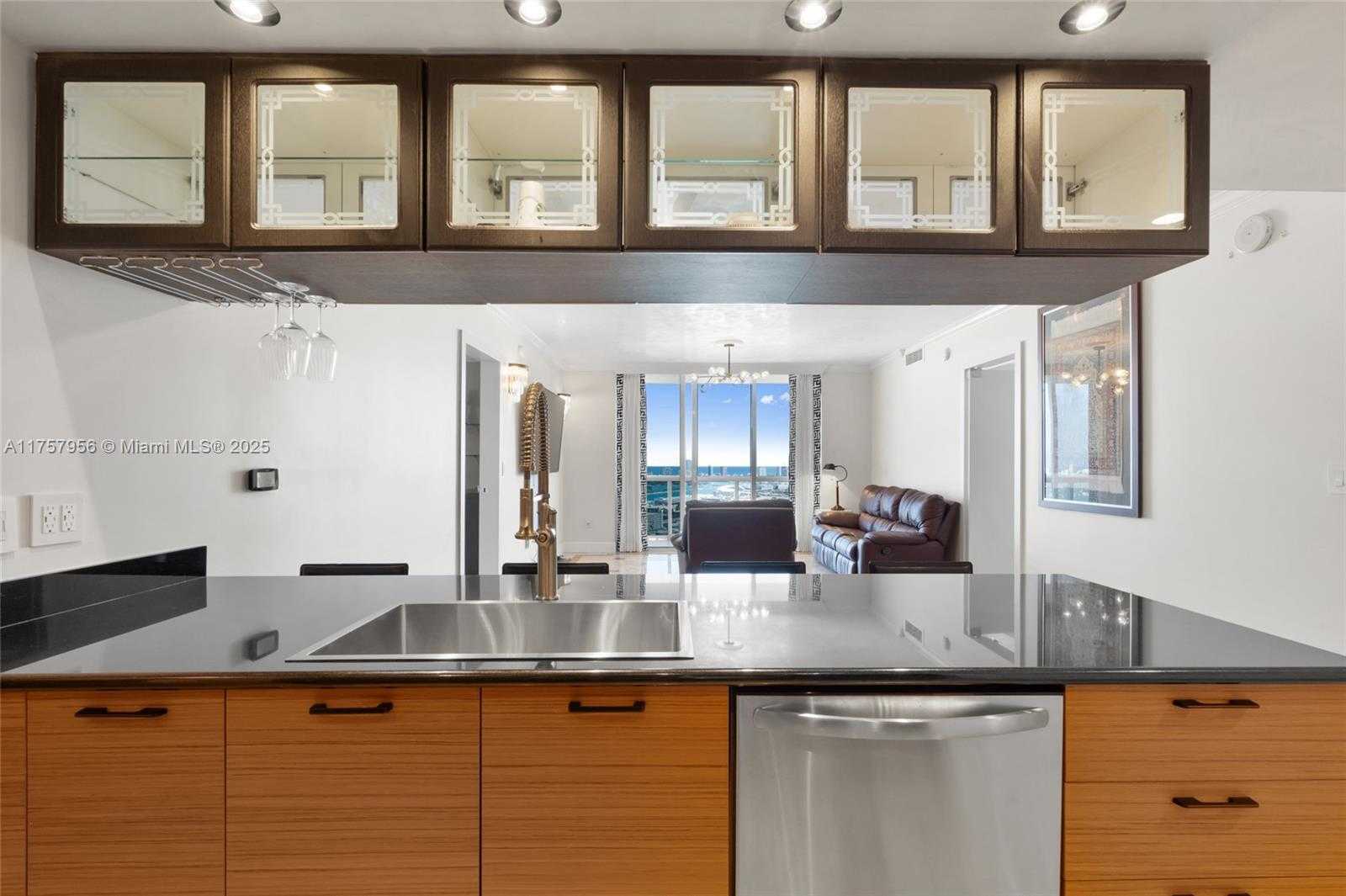 Small Image of 50 BISCAYNE BLVD #4808, Miami Number 11