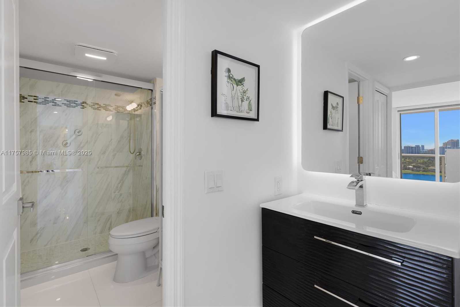 Small Image of 3701 NORTH COUNTRY CLUB DR #1805, Aventura Number 24