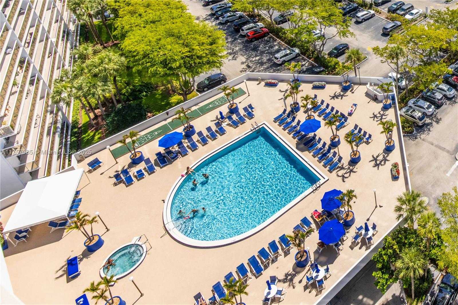 Small Image of 3701 NORTH COUNTRY CLUB DR #1805, Aventura Number 32