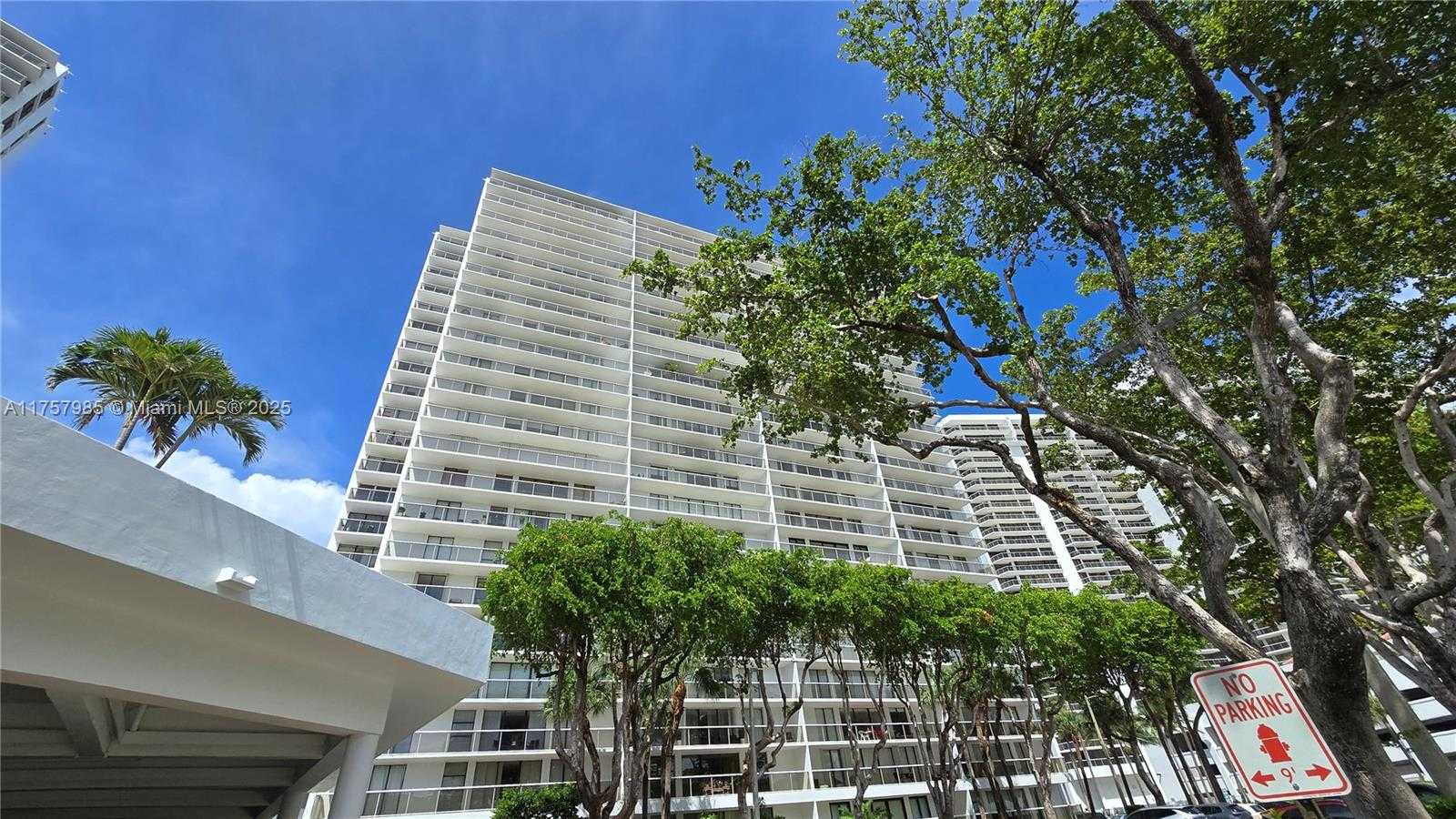 Small Image of 3701 NORTH COUNTRY CLUB DR #1805, Aventura Number 38