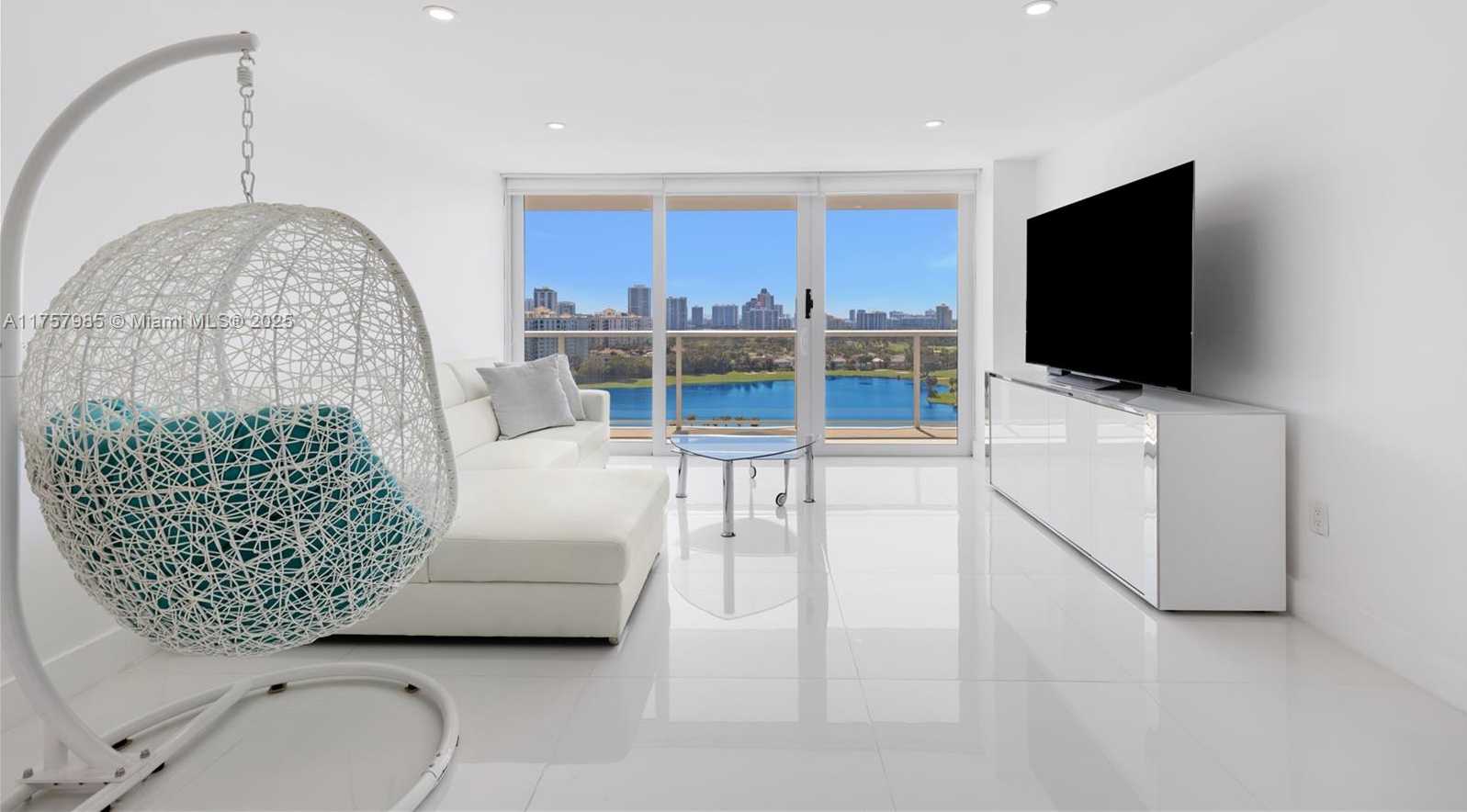 Small Image of 3701 NORTH COUNTRY CLUB DR #1805, Aventura Number 4