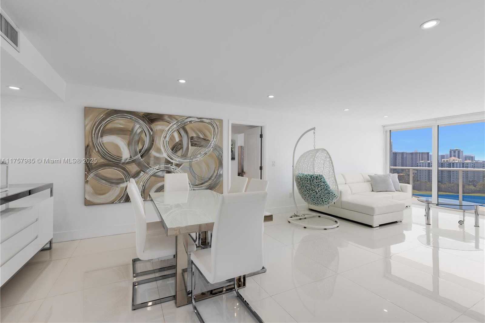 Small Image of 3701 NORTH COUNTRY CLUB DR #1805, Aventura Number 6