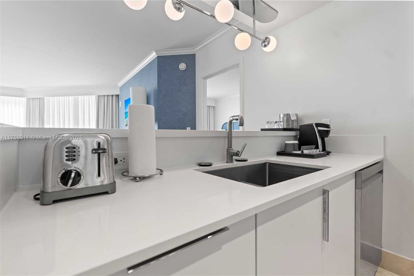 Small Image of 4401 COLLINS AVE #3012, Miami Beach Number 14