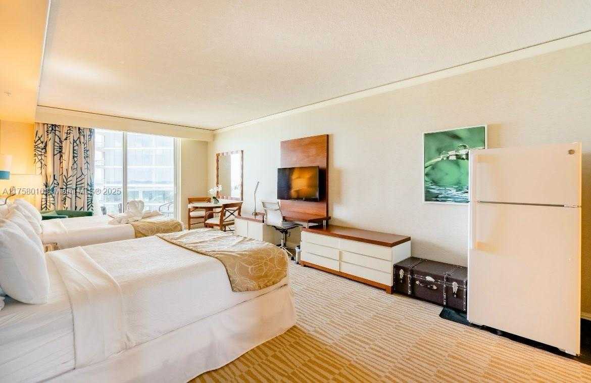 Small Image of 18001 COLLINS AVE #512, Sunny Isles Beach Number 4