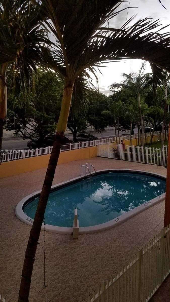 Small Image of 1851 #C2, North Miami Beach Number 4