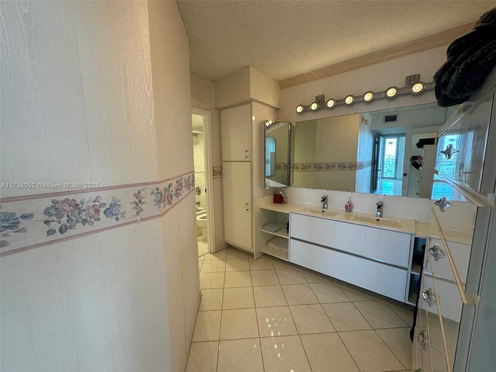 Small Image of 9511 COLLINS AVE #909, Surfside Number 15
