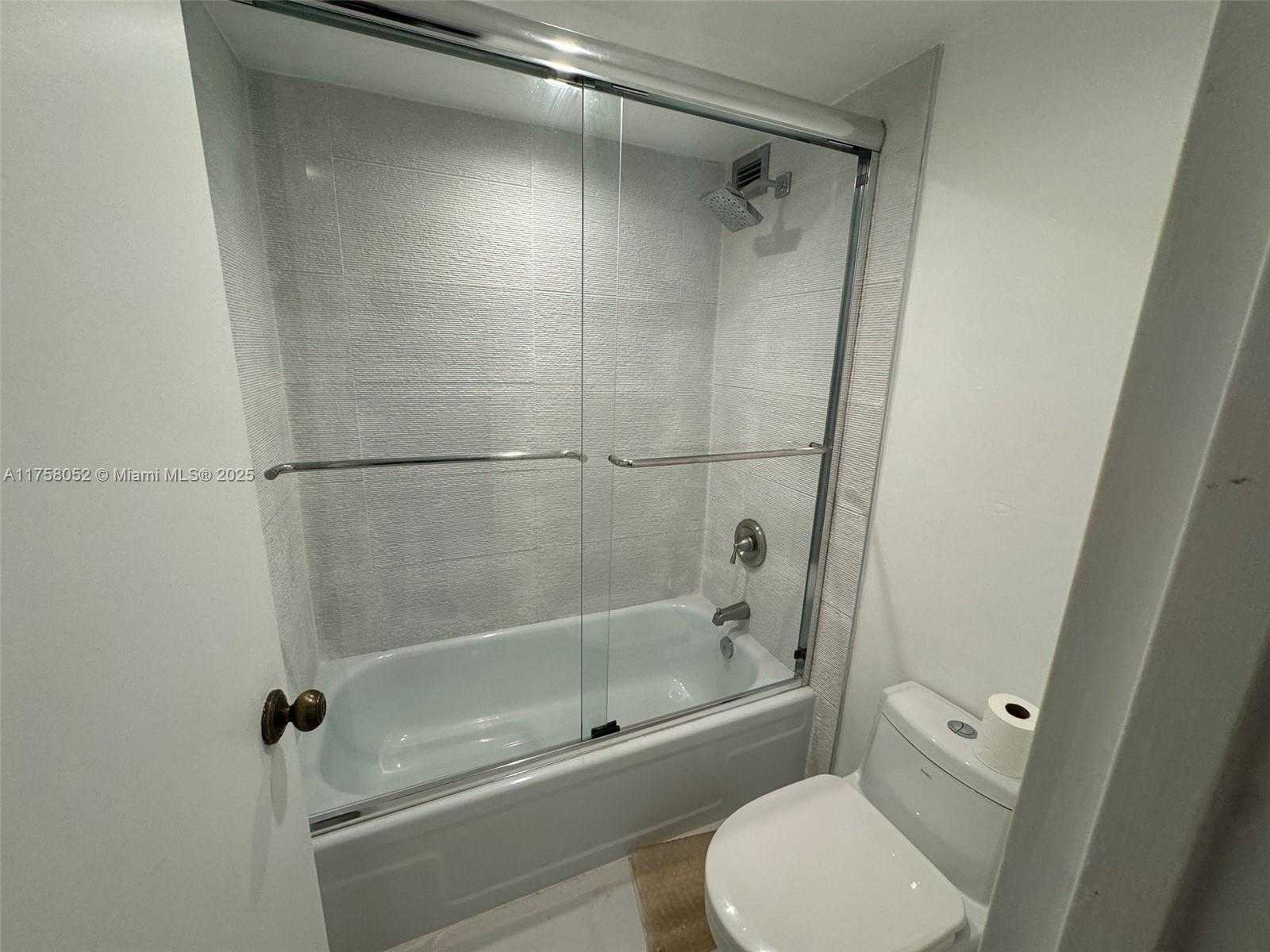 Small Image of 9511 COLLINS AVE #909, Surfside Number 16