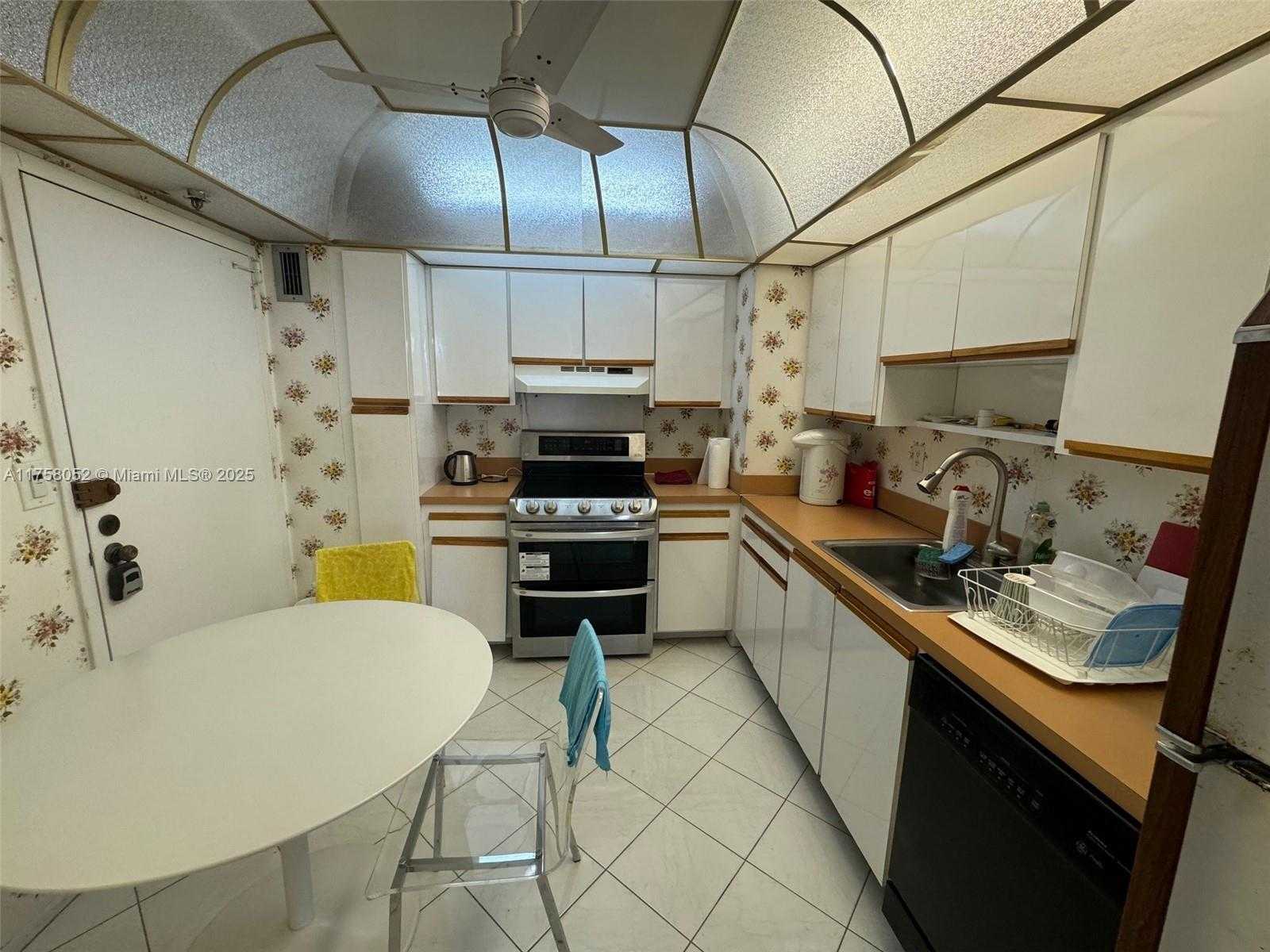 Small Image of 9511 COLLINS AVE #909, Surfside Number 6