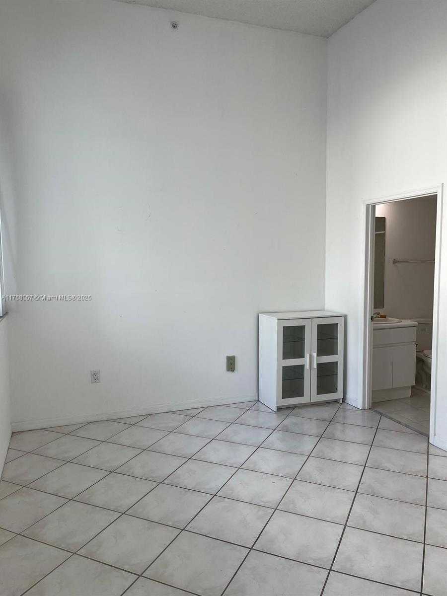 Small Image of 16400 COLLINS AVE #C21, Sunny Isles Beach Number 12