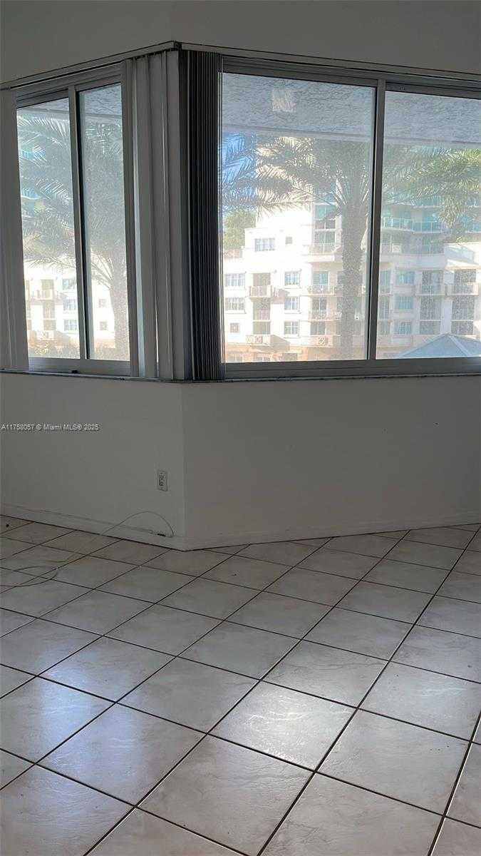 Small Image of 16400 COLLINS AVE #C21, Sunny Isles Beach Number 5
