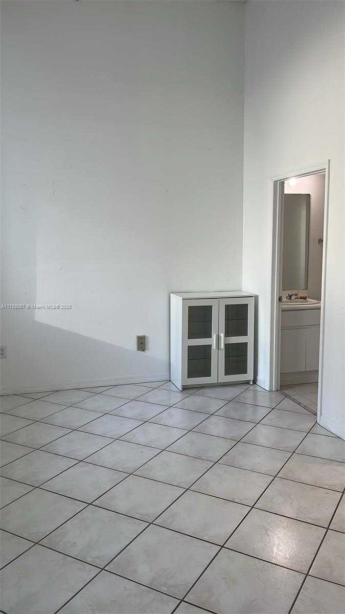 Small Image of 16400 COLLINS AVE #C21, Sunny Isles Beach Number 6