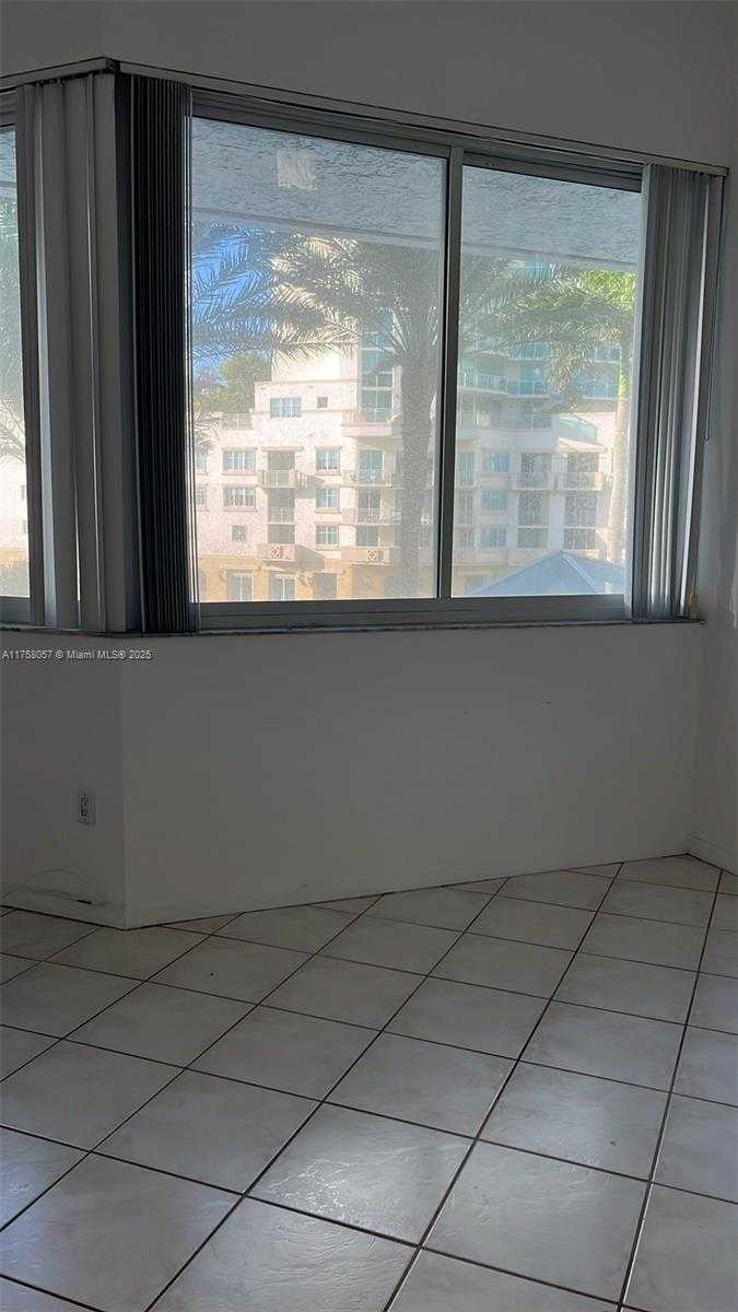Small Image of 16400 COLLINS AVE #C21, Sunny Isles Beach Number 7