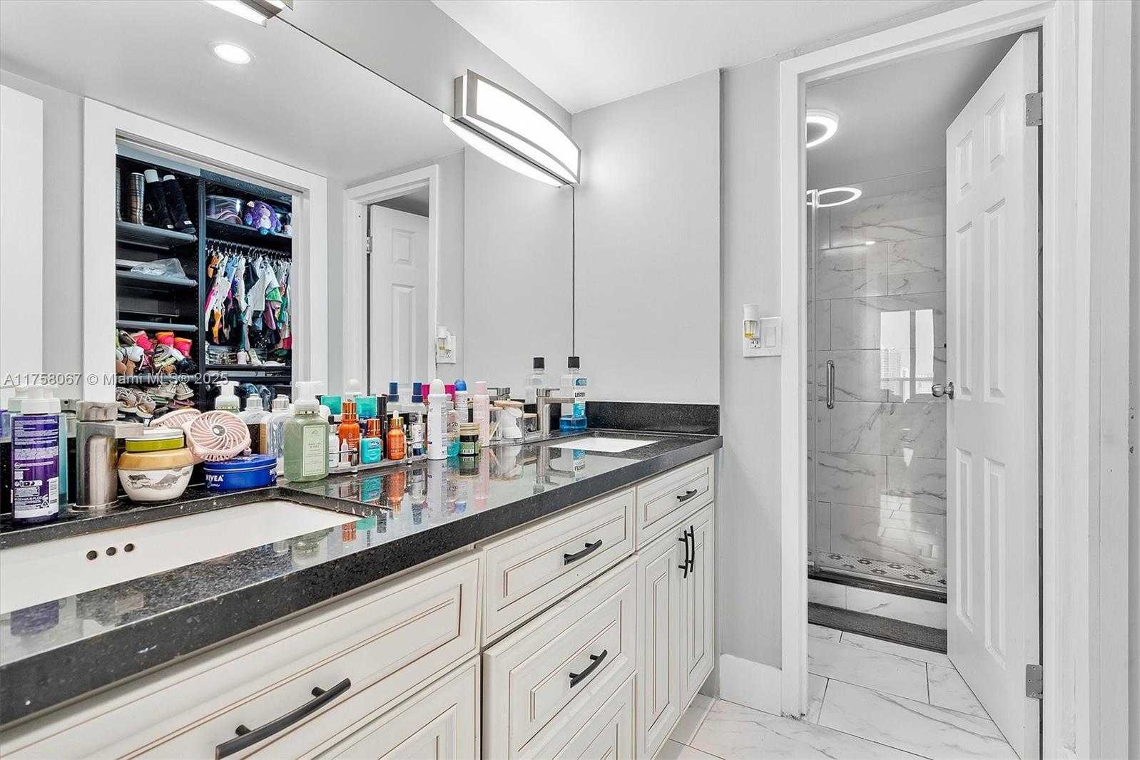 Small Image of 100 BAYVIEW DR #2128, Sunny Isles Beach Number 12