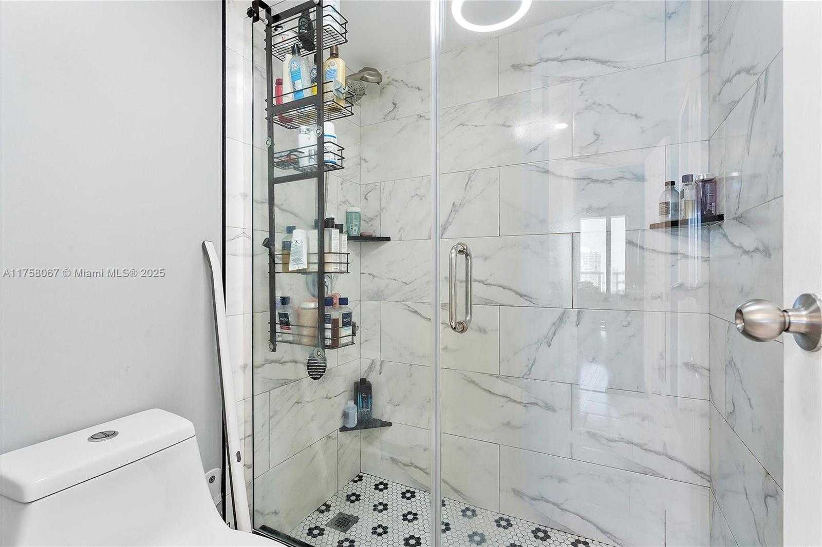 Small Image of 100 BAYVIEW DR #2128, Sunny Isles Beach Number 13