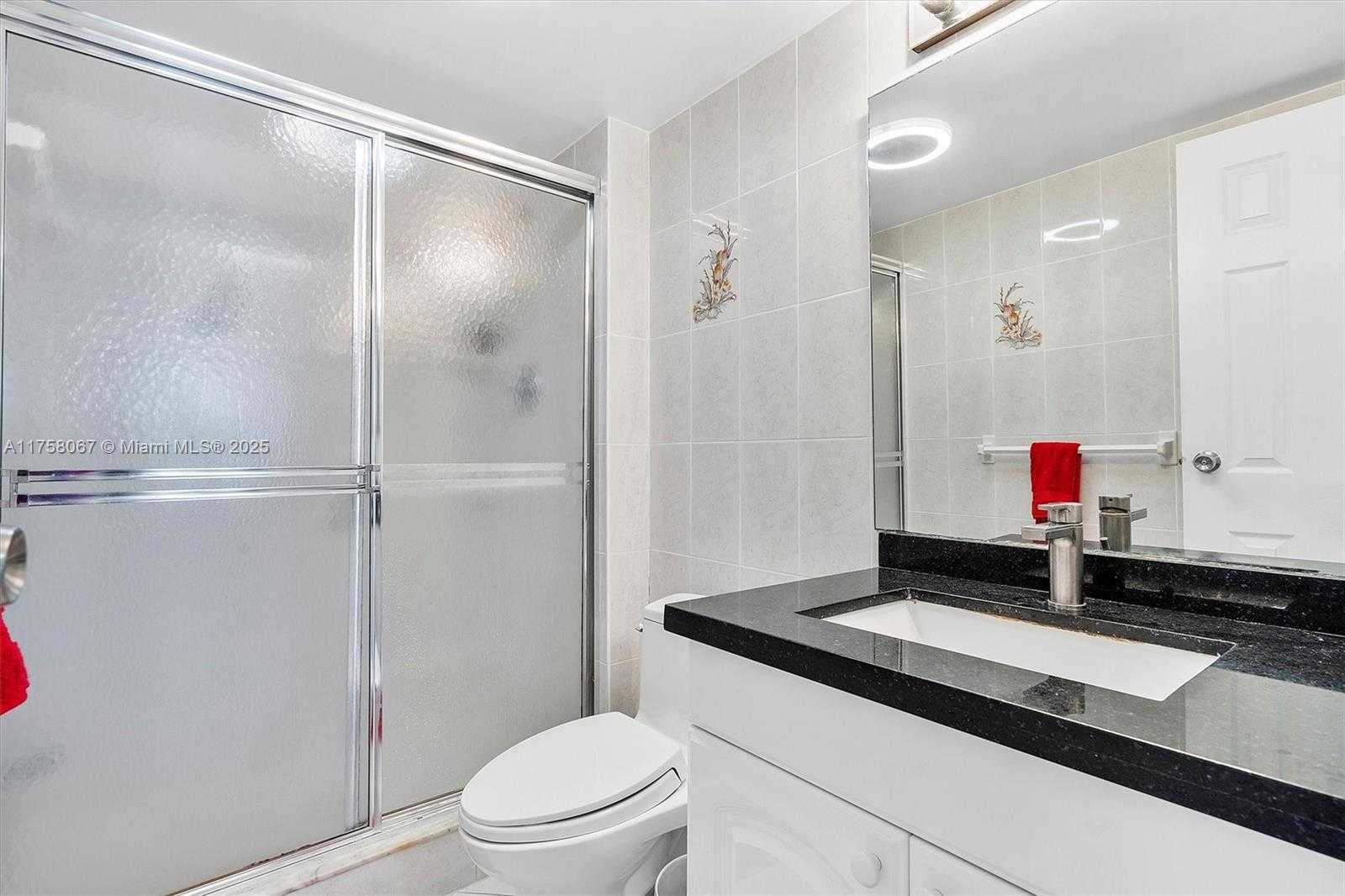 Small Image of 100 BAYVIEW DR #2128, Sunny Isles Beach Number 15