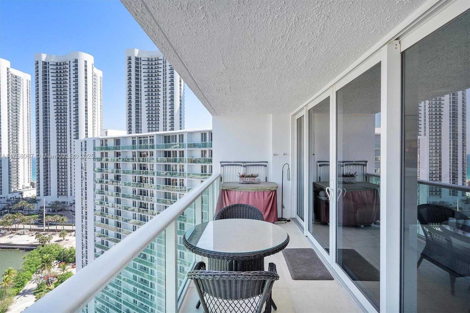 Small Image of 100 BAYVIEW DR #2128, Sunny Isles Beach Number 17