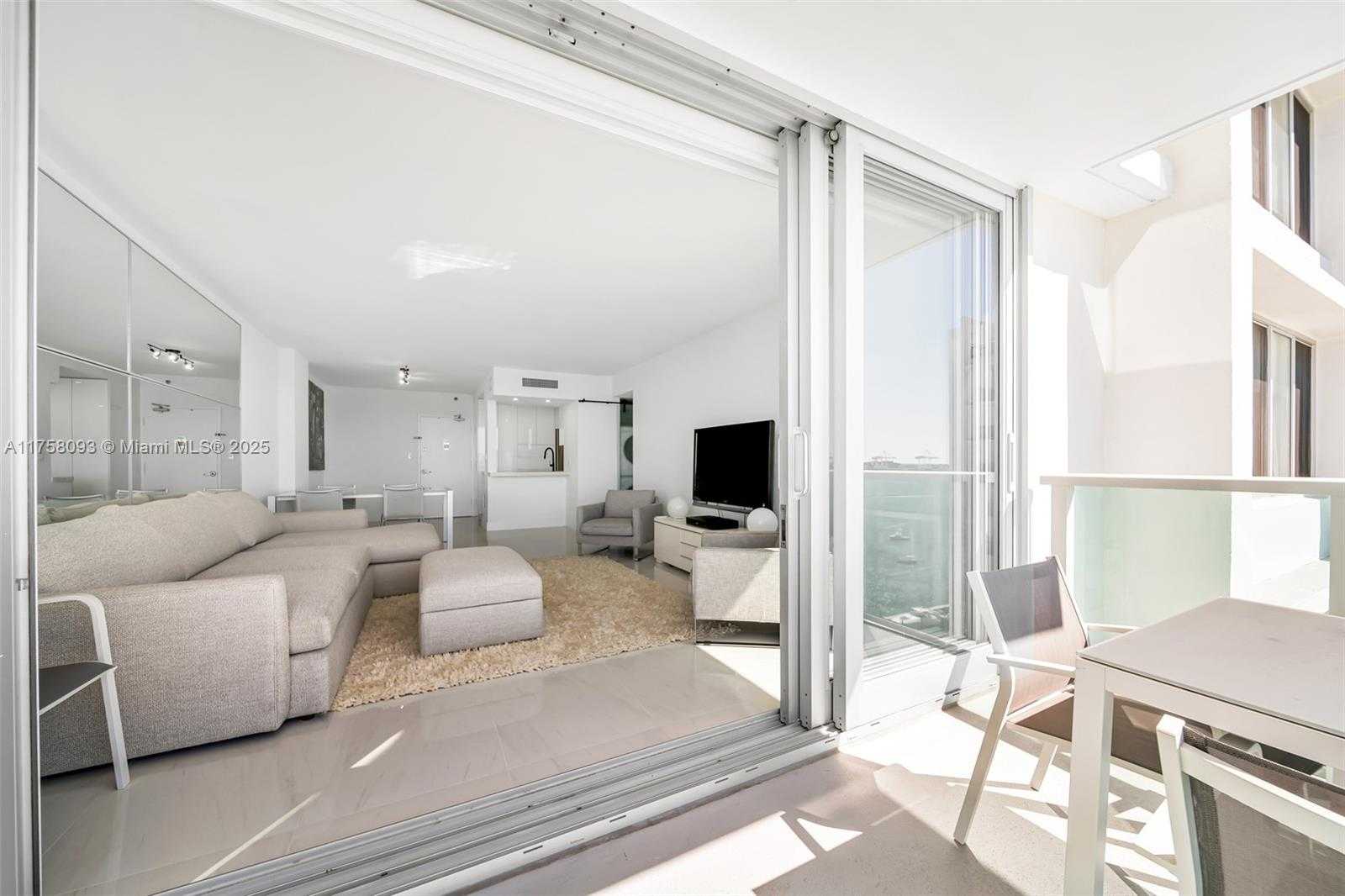 Small Image of 1000 WEST AVE #1416, Miami Beach Number 11